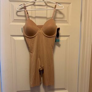 Spanx Strapless Cupped Shaping Bodysuit - Tan Size L